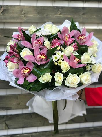 Букет цветов из: Розы и Хризантемы в Гаспре