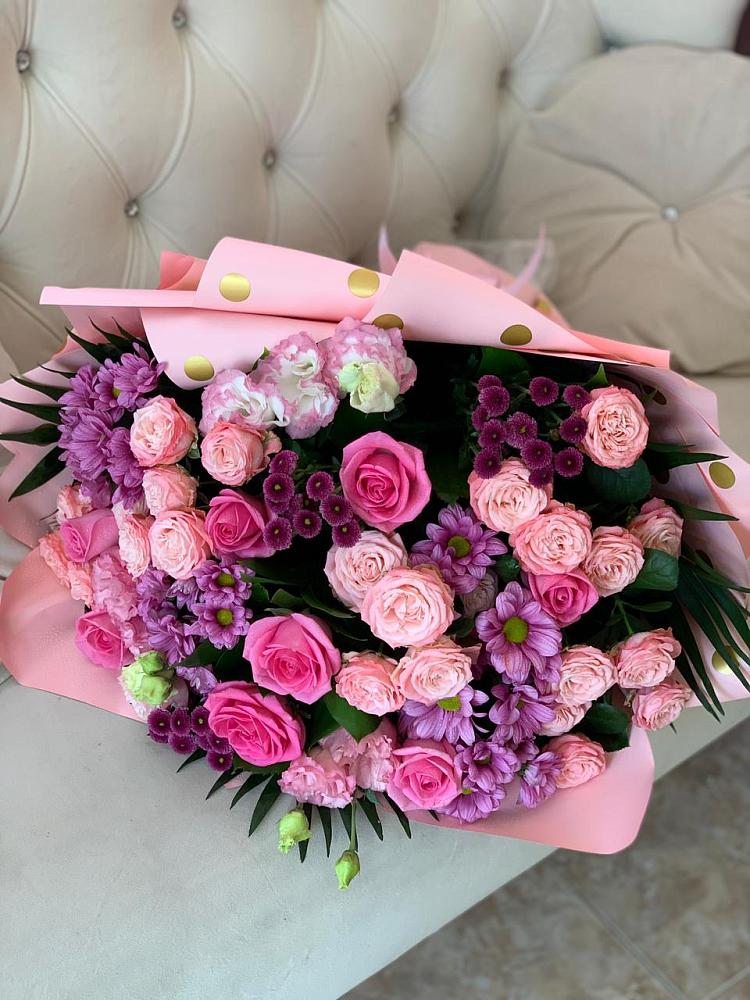 Букет цветов из: Хризантемы, Розы и Лизиантусы в Гаспре