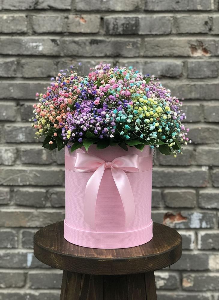 Цветочная композиция из Гипсофила и Розы в шляпной коробке в Гаспре