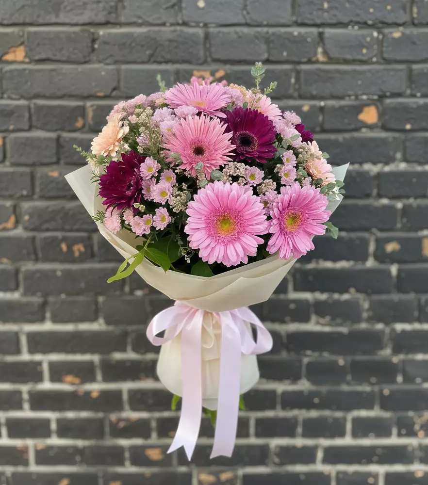 Букет цветов из: Герберы и Хризантемы в Гаспре