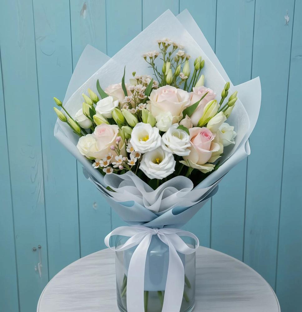 Букет цветов из: Розы и Лизиантусы в Гаспре