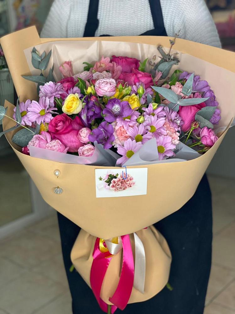 Букет цветов из: Хризантемы, Гвоздики и Альстромерии в Гаспре