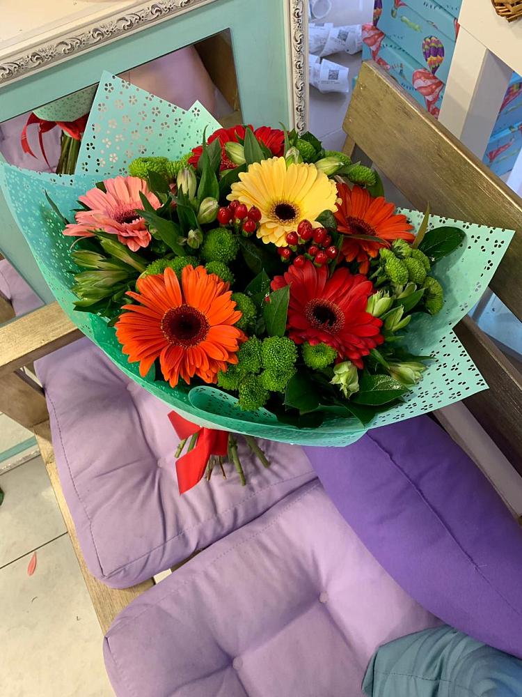 Букет цветов из: Герберы, Хризантемы и Альстромерии в Гаспре