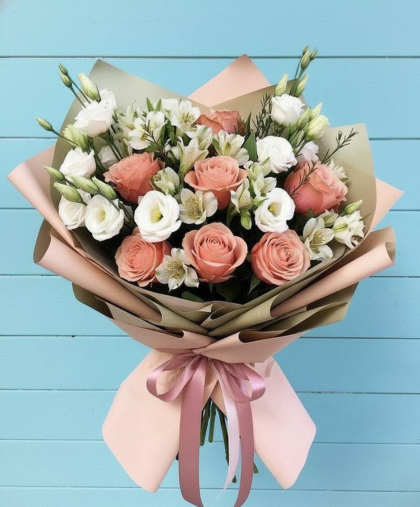 Букет цветов из: Розы, Альстромерии и Лизиантусы в Гаспре