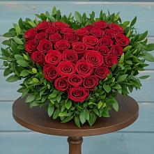 Цветочная композиция из Розы в виде сердца в Гаспре