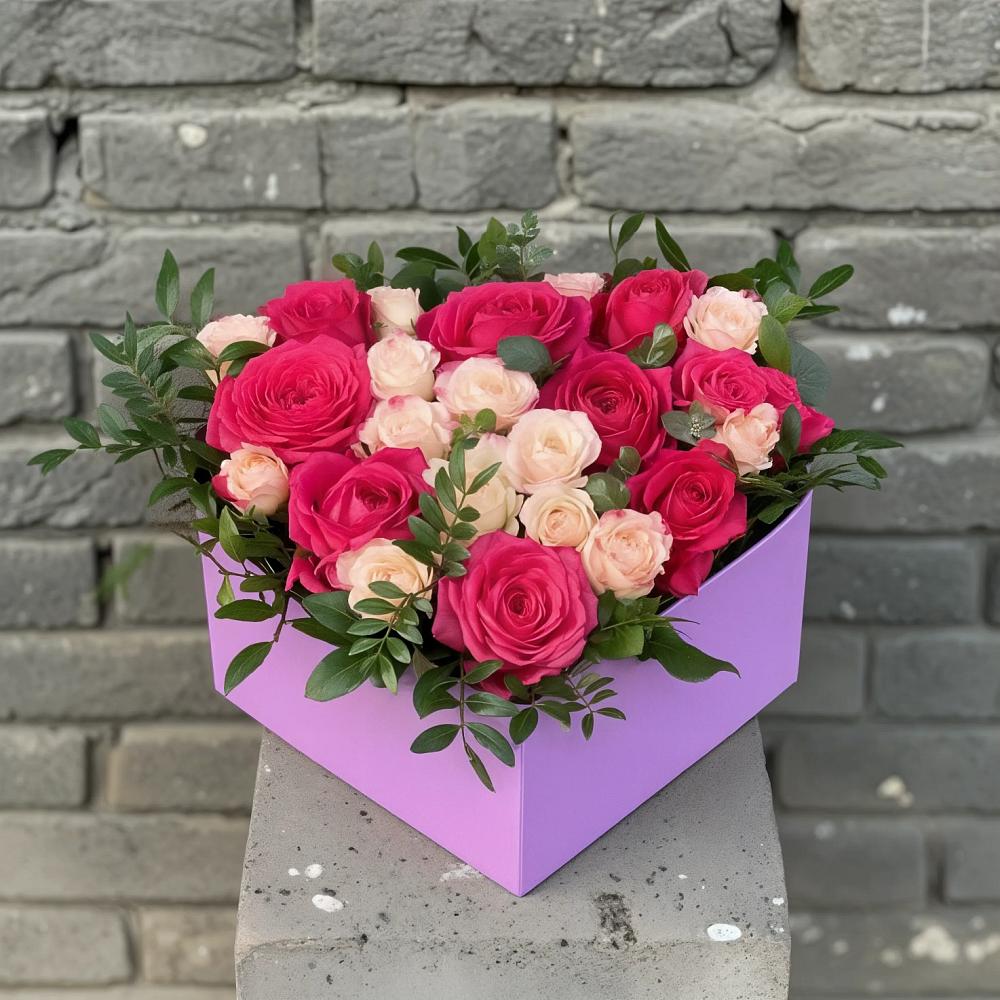 Цветочная композиция из Розы в коробке в Гаспре
