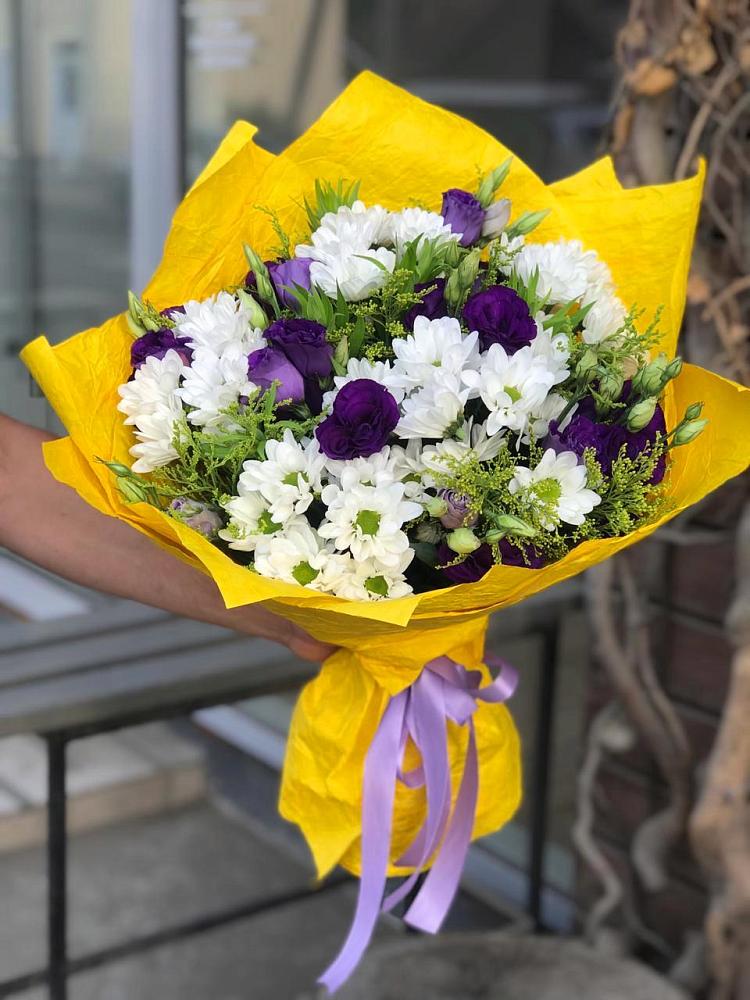 Букет цветов из: Ирисы, Хризантемы и Ромашки в Гаспре