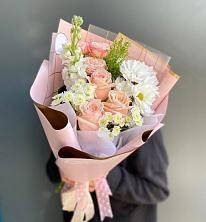 Букет цветов из:  Хризантемы и Розы в Гаспре