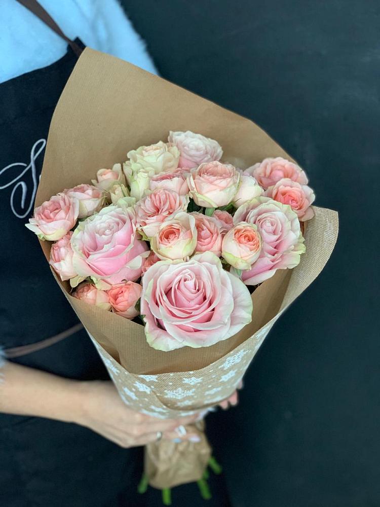 Букет цветов из: Хризантемы и Розы в Гаспре