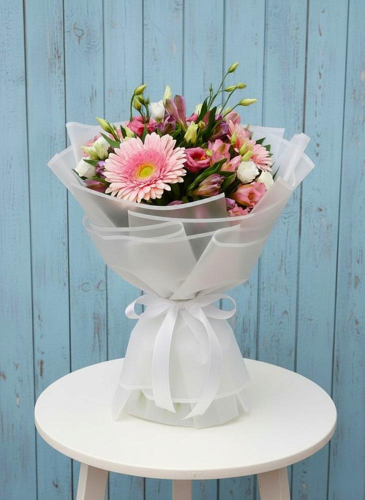 Букет цветов из: Герберы, Альстромерии и Лизиантусы в Гаспре