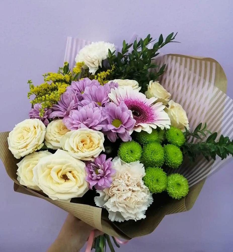 Букет цветов из: Хризантемы, Розы, Гвоздики и Герберы в Гаспре