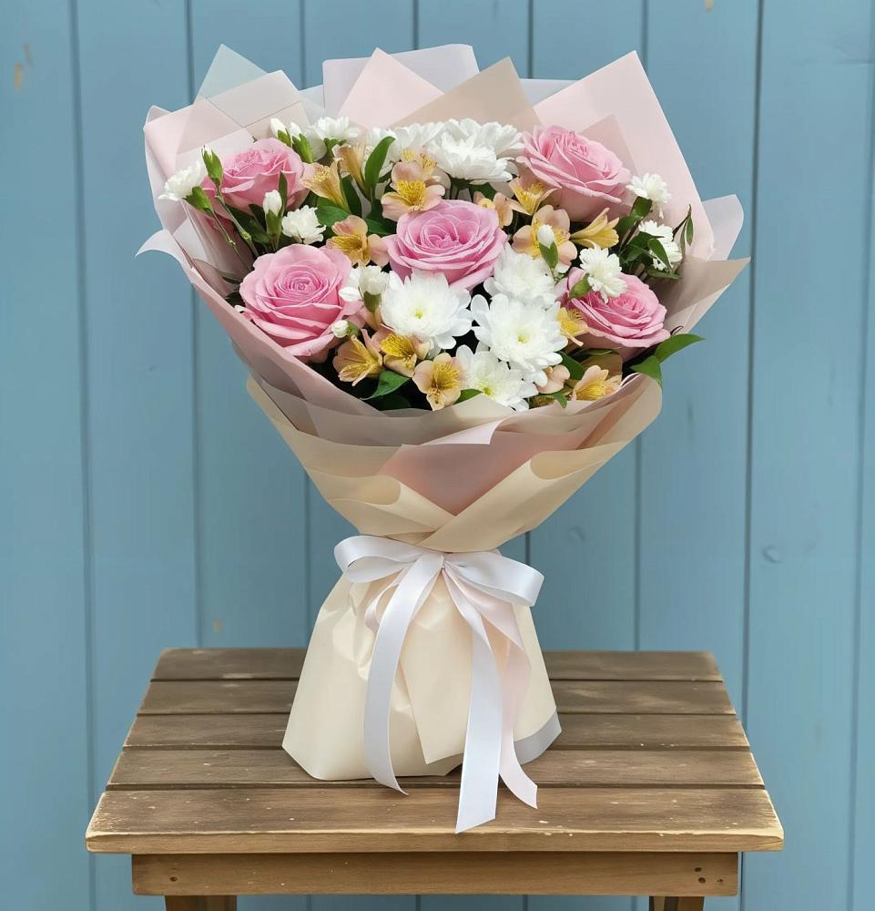 Букет цветов из: Гвоздики, Орхидеи и Розы в Гаспре