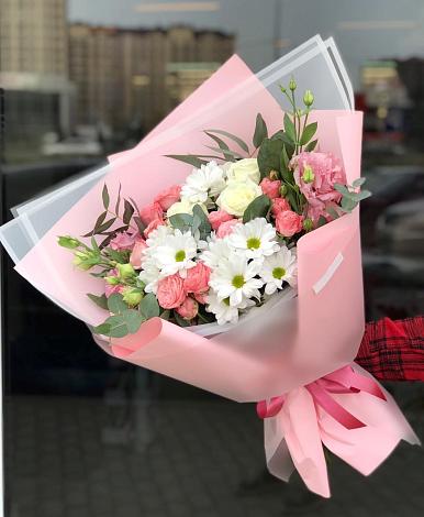 Букет цветов из: Розы, Лизиантусы и Хризантемы в Гаспре