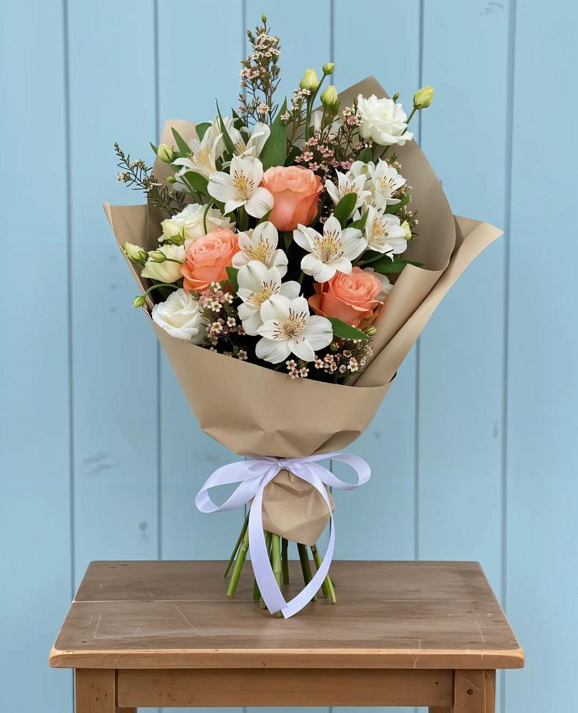 Букет цветов из: Альстромерии, Лизиантусы, Розы и Хризантемы в Гаспре